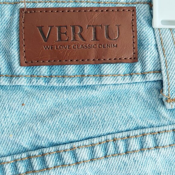 VERTU Light Denim Distressed Shorts Women's Size 26 - Picture 13 of 13